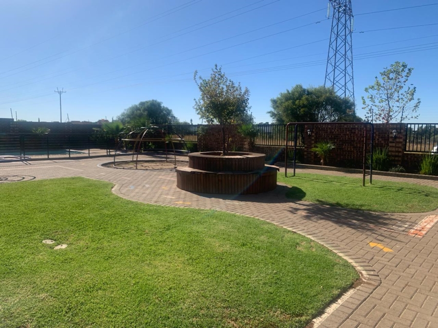 To Let 3 Bedroom Property for Rent in Heuwelsig Free State